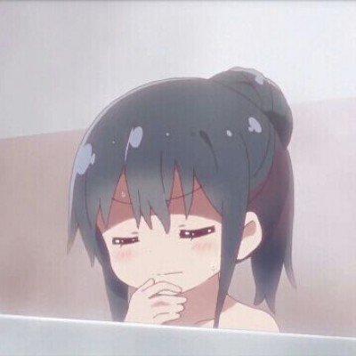 竹笋把衣服顶起来了